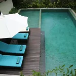 4Bedr Villa With Swimming Pool!