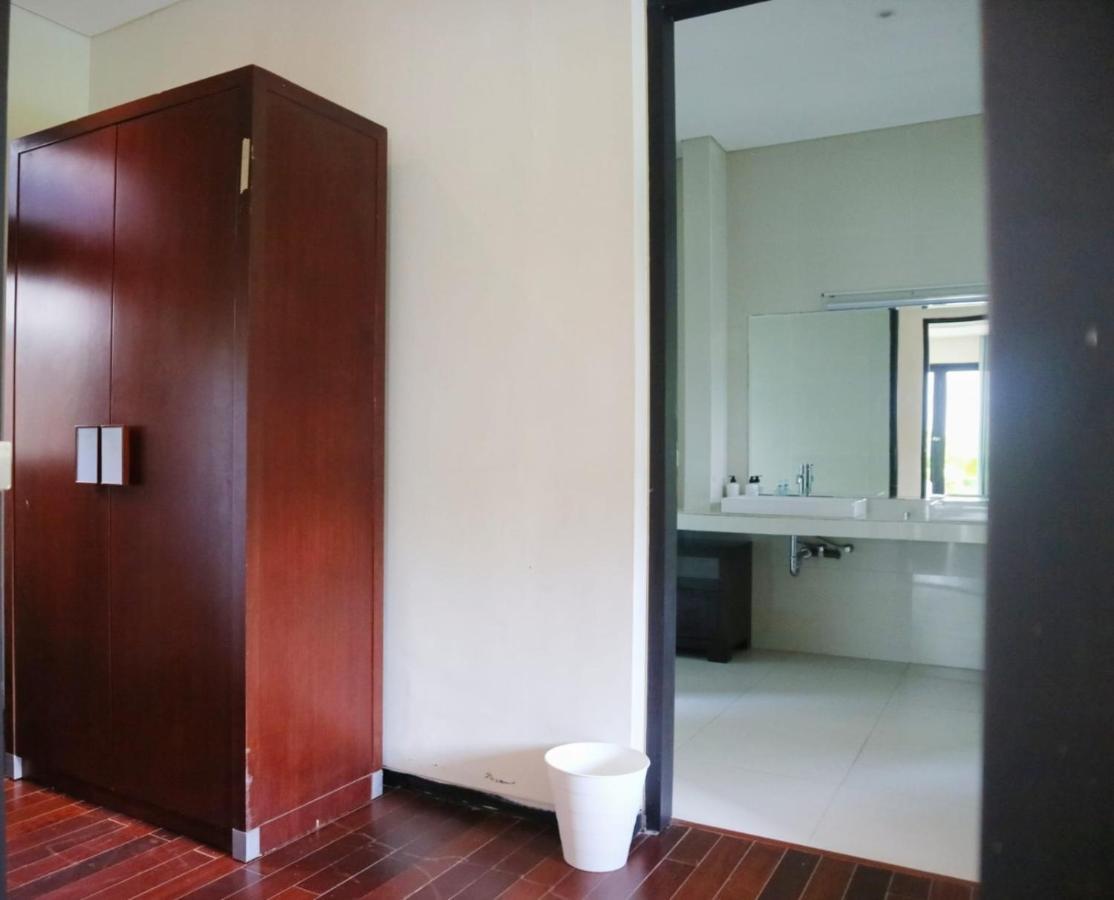 4bedr With Swimming Pool!